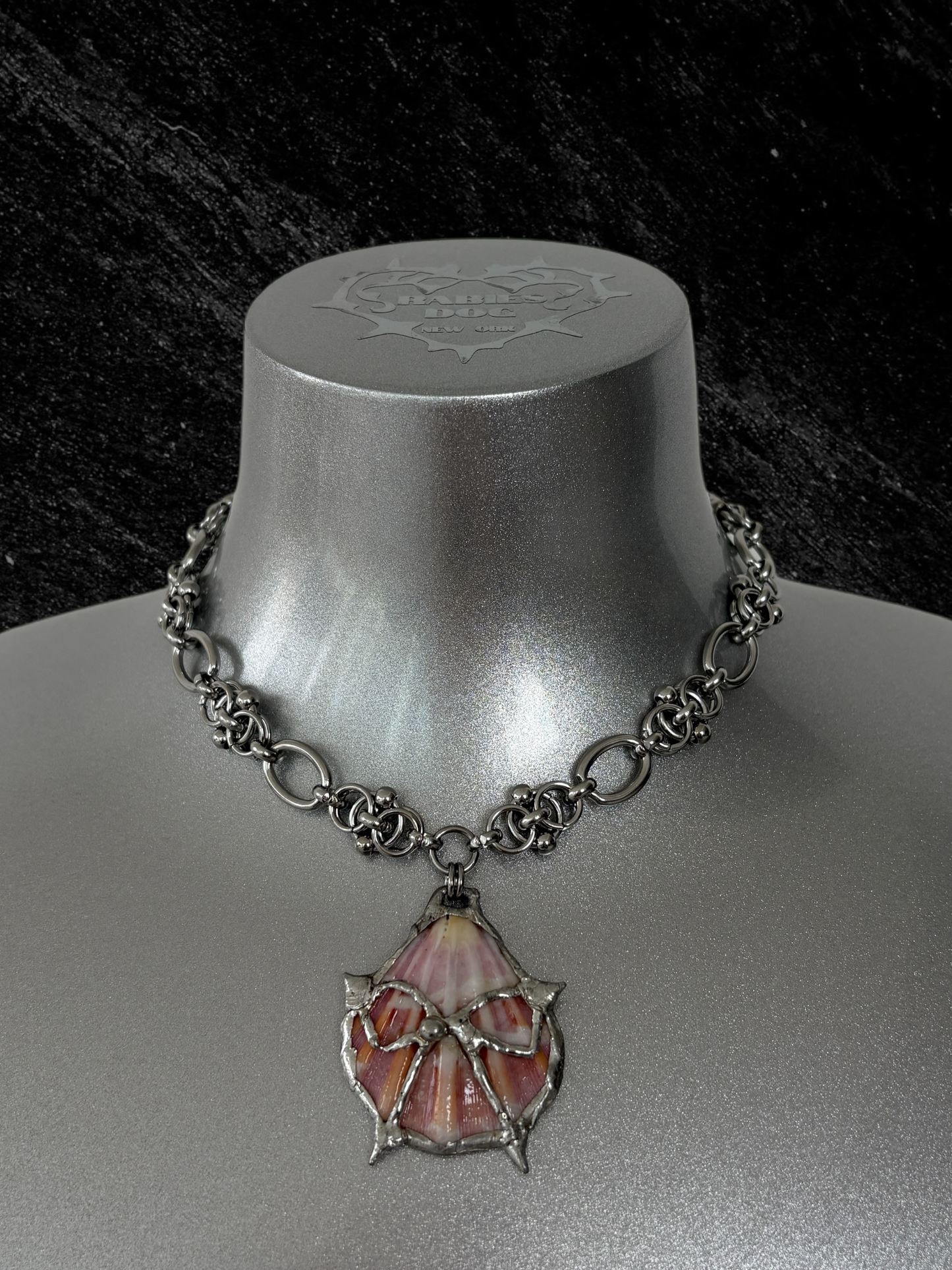 Bow and Shell Choker