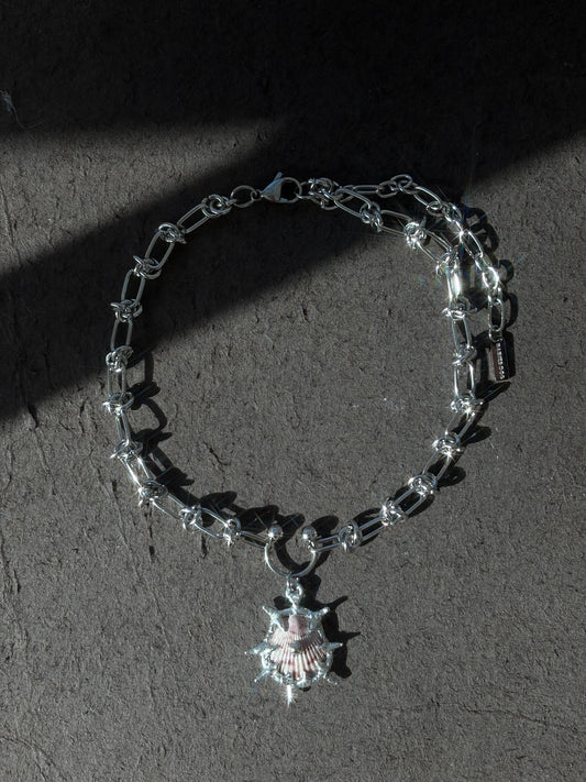 Piercing Shell Necklace