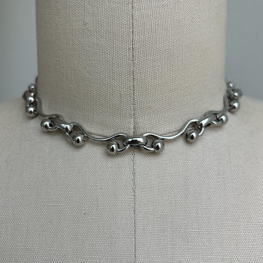 Curved Necklace