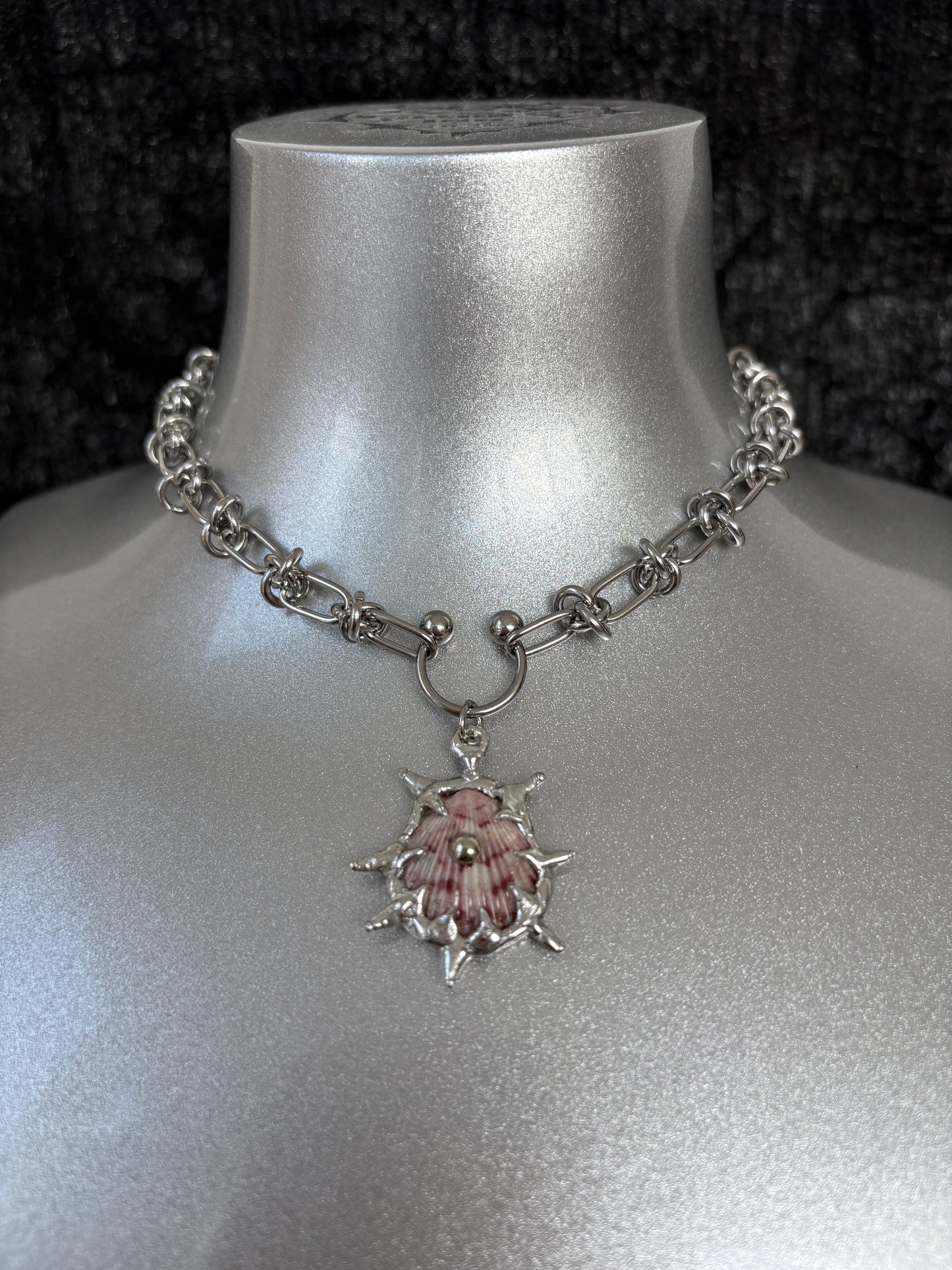 Piercing Shell Necklace