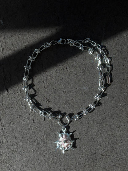 Piercing Shell Necklace