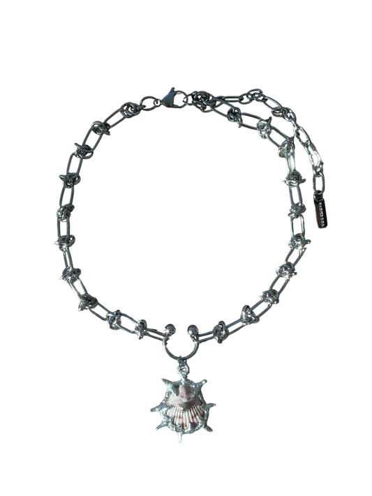 Piercing Shell Necklace