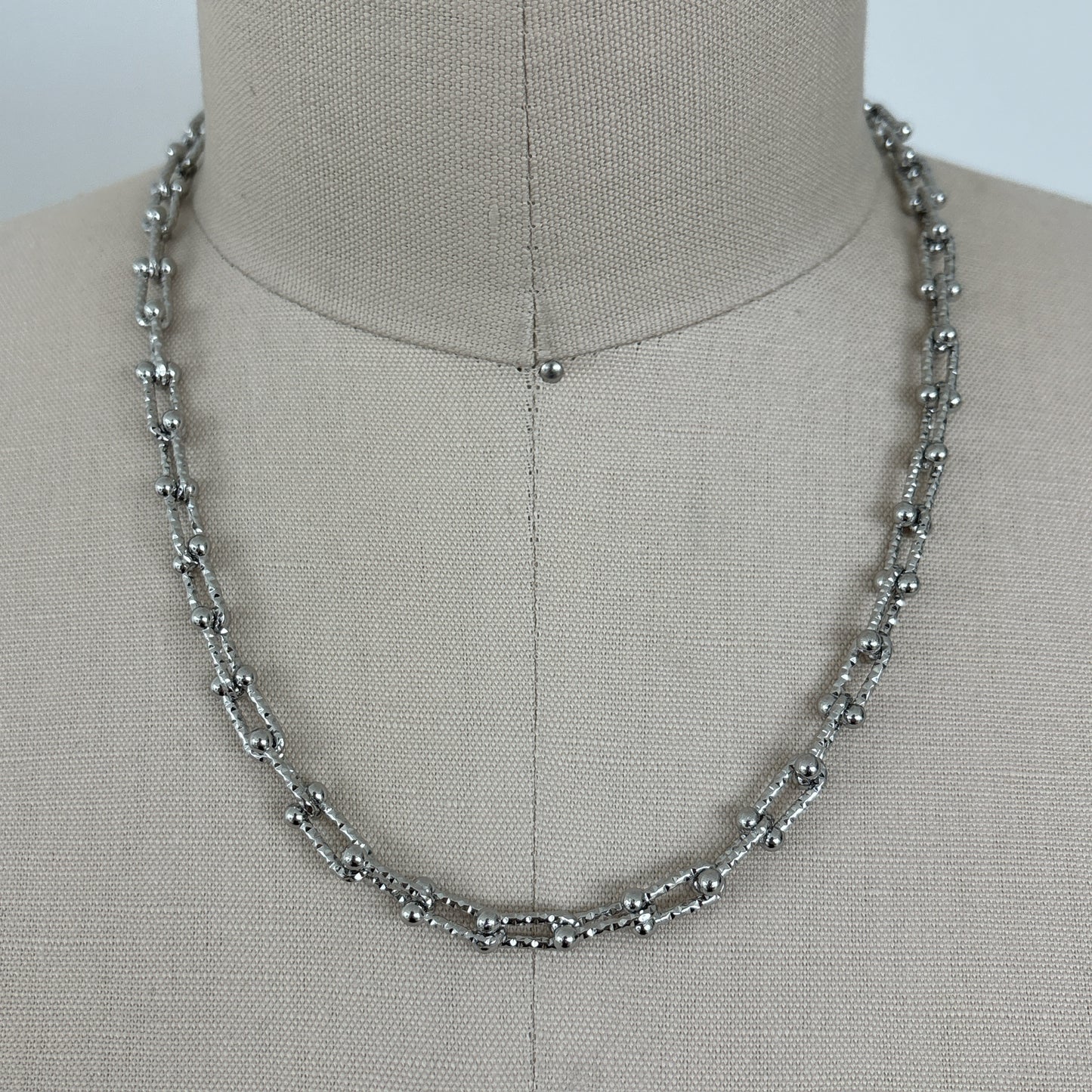 Horseshoe Link Necklace