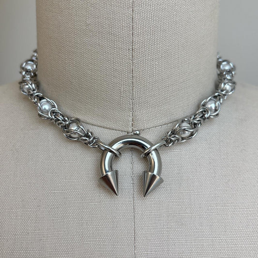 Spiked Septum Piercing with Pearl Choker Necklace